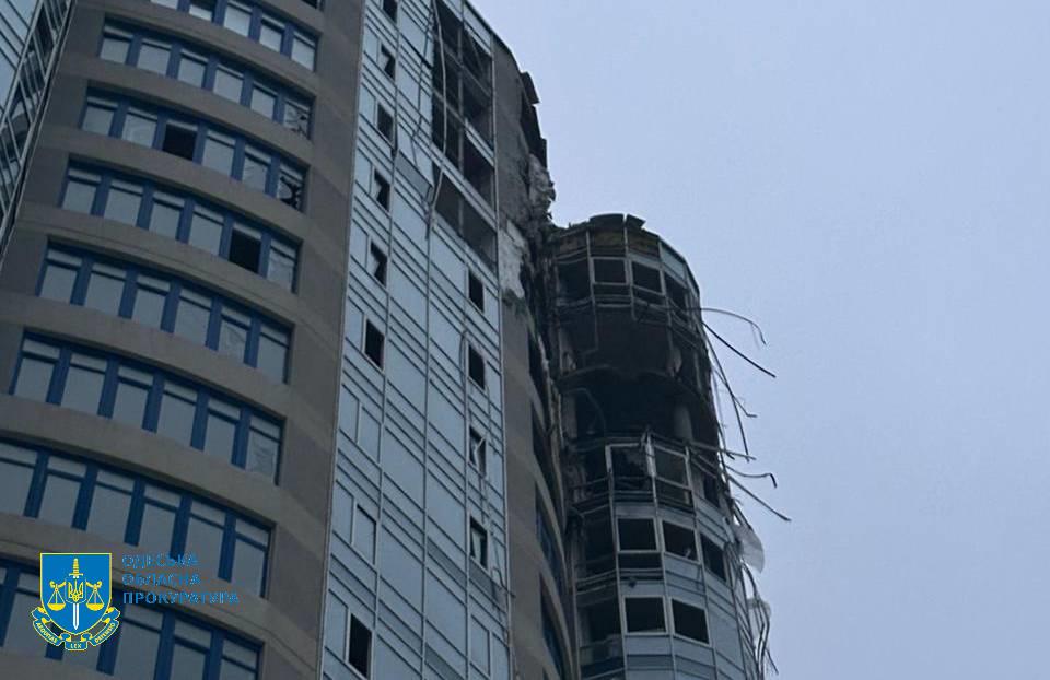 Поврежденный дом в Одессе из-за обстрела РФ / фото Одесская областная прокуратура Поврежденный дом в Одессе из-за обстрела РФ / фото Одесская областная прокуратура