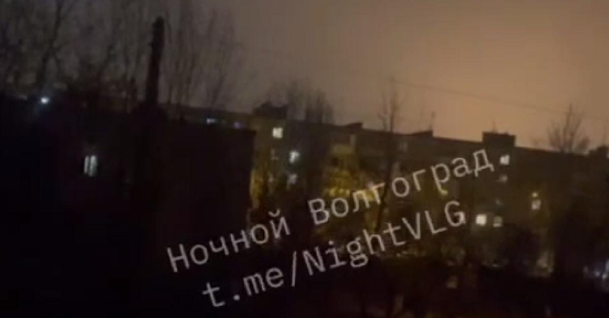 Невідомі дрони прилетіли у Волгоград / скріншот із відео Невідомі дрони прилетіли у Волгоград / скріншот із відео