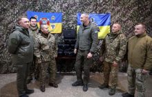 Кличко на Новый год привез бойцам 8 подразделений дроны на передовую