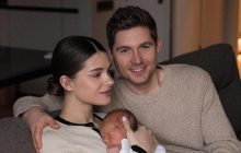 Володимир Остапчук з дружиною закохали мережу у фото з новонародженим сином: "Мамина копія"