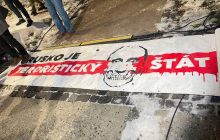 "Мы не российская тряпка": в Словакии тысячи людей вышли на протест из-за политики Фицо