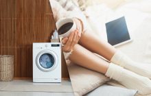 Знадобиться лише один засіб: експертка пояснила, як швидко випрати білі шкарпетки