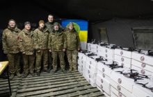 Виталий Кличко встретился с бойцами батальона "Свобода": передал большую партию дронов и вручил награды