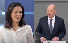 "Я даже не заметила, что происходит": Бербок прокомментировала неоднозначное фото с Шольцем