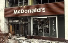 Удар РФ по Києву: пошкоджено перший відкритий в Україні McDonald's