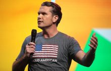 Кандидат на посаду глави Пентагону виплатив $50 тисяч за звинувачення у домаганнях