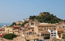 Поруч із Барселоною: затишний курорт в Іспанії без натовпів туристів, але з шикарними пляжами