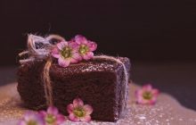 Любители шоколада будут в восторге: пошаговый рецепт вкусного пирога от шеф-повара Джона