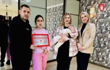 Защитница Мариуполя получила собственную квартиру от проекта Ахметова "Сердце Азовстали"