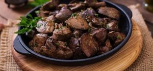 Додаю лише одну дрібку: секрет ідеально ніжної курячої печінки, яка тане в роті