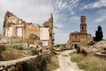 Разрушается почти 90 лет: почему стоит посетить невероятный заброшенный город-призрак в Испании