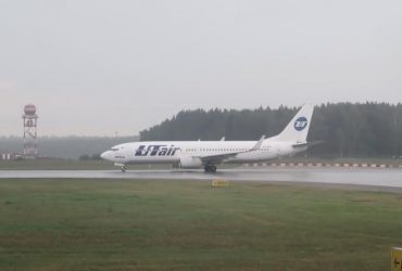 Третий случай за неделю: в Москве совершил аварийную посадку российский пассажирский самолет