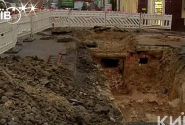 Стало відомо про наслідки прориву тепломережі в центрі Києва