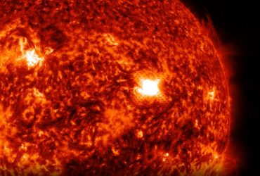 На Солнце произошла большая вспышка: Земля под ударом