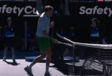 Теннисиста с паспортом РФ оштрафовали на $76 тысяч за неадекватное поведение (видео)