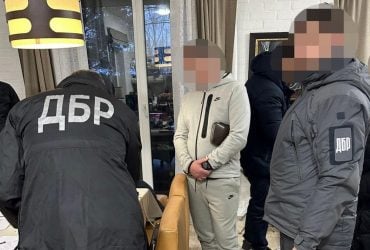 Незаконно переправлял знакомых через границу: нардепу сообщили о подозрении из-за водителей