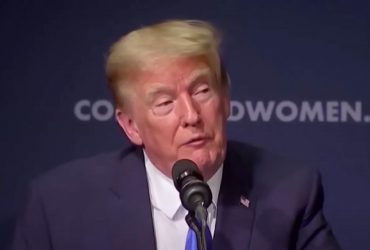 Уже в первый день на посту Трамп подпишет около 100 указов, - The Sunday Times