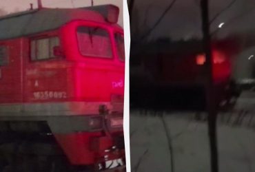 У Санкт-Петербурзі спалили локомотив, який тягав російську зброю і техніку (відео)