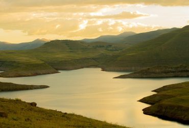 Не Непал и Швейцария: где находится самая высокогорная страна в мире