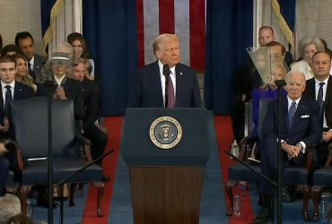 Трамп розповів, з ким веде переговори про війну в Україні