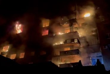 Россияне усиливают воздушные атаки на Покровск: в городе пылает многоэтажка (фото)