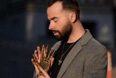 Мольфар розповів, що заборонено дарувати на День закоханих: можете втратити щастя