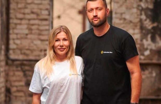 Альона Омаргалієва після чуток про розлучення показала нове фото з чоловіком-військовим