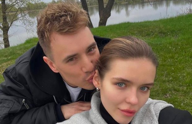 Відомий український співак поставив на паузу чотирирічні стосунки з дівчиною