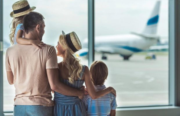 "Думають, ми багаті": мама двох дітей розповіла, як їм вдається їздити закордон кілька разів на рік