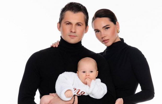 Женя Кот показав нові фото доньки-копії та привітав її з півріччям