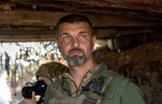 Захисник "Азовсталі" Михайло Діанов вперше показав свою нову кохану (фото)