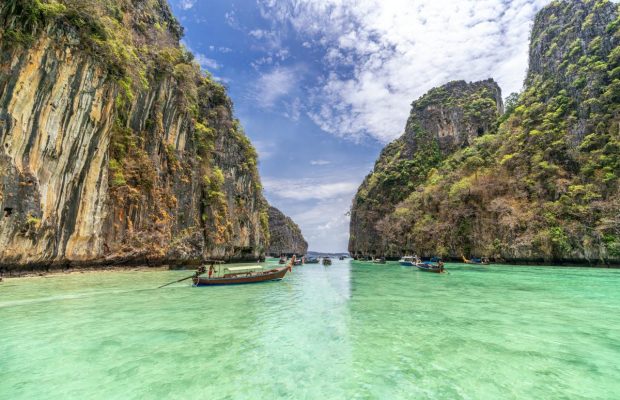 Понад 100 туристів на одного мешканця: названо найпереповненіше місце у світі