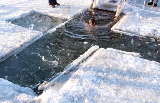 Чого побажати на Водохреще 2025: картинки та вірші, які зворушують душу