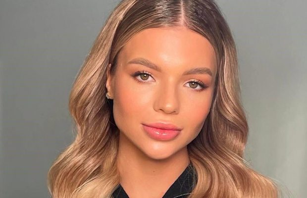 Відома українська блогерка потрапила в ДТП разом з донькою (фото)