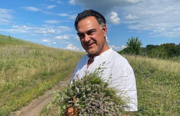 67-річний відомий український актор втретє став батьком: "Я був присутній на пологах"