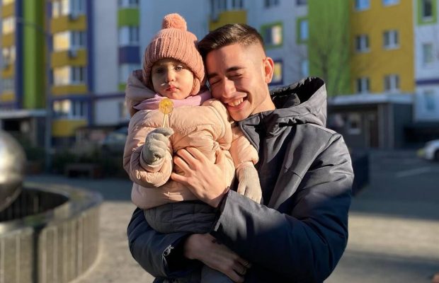 Дружина Сасанчина розсекретила небезпечний діагноз 3-річної доньки: "Молюся"