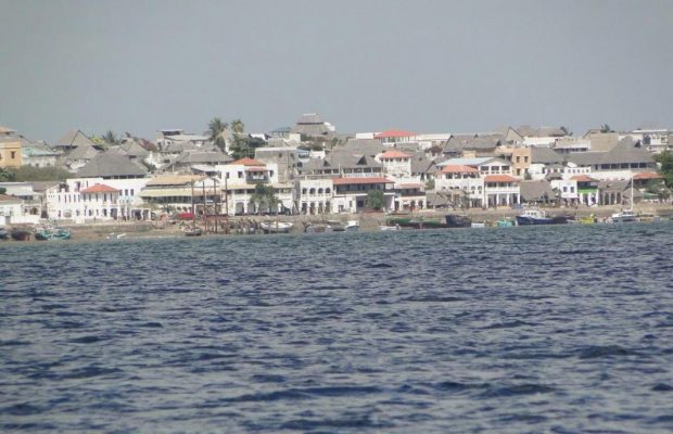 В місті, розташованому на прекрасному острові, майже немає туристів: чим воно унікальне