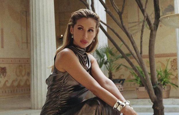 Лобода неочікувано повернулася до Києва та засвітилася на виставі Коляденко (відео)