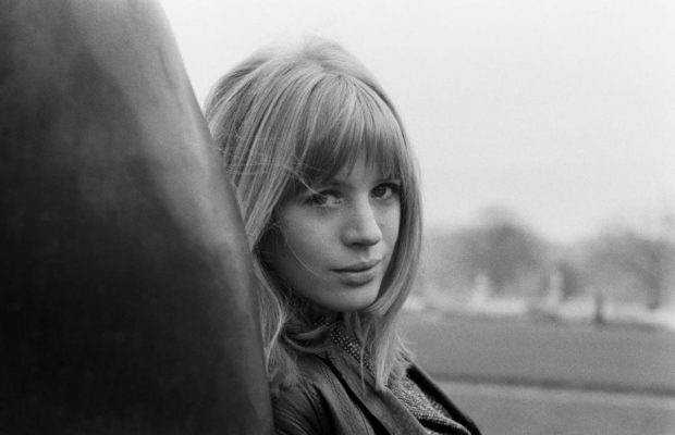 Померла відома британська співачка і акторка Маріанна Фейтфулл