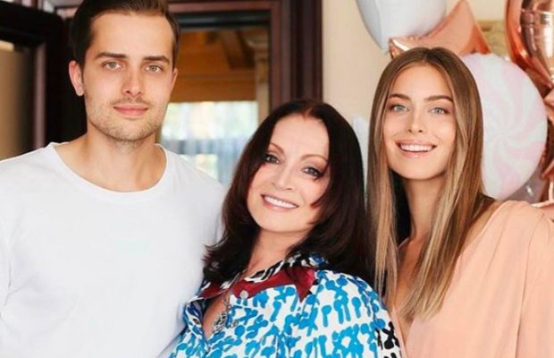 Онук Софії Ротару вперше за довгий час вийшов на зв'язок із-за кордону