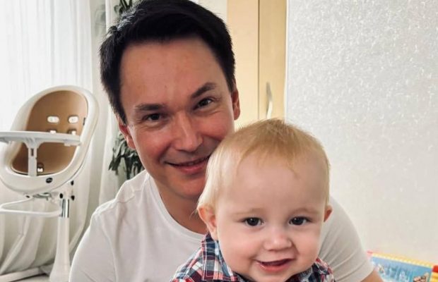 Зірка "Жіночого лікаря" показав сина та розповів, як змінилося його життя з появою малюка