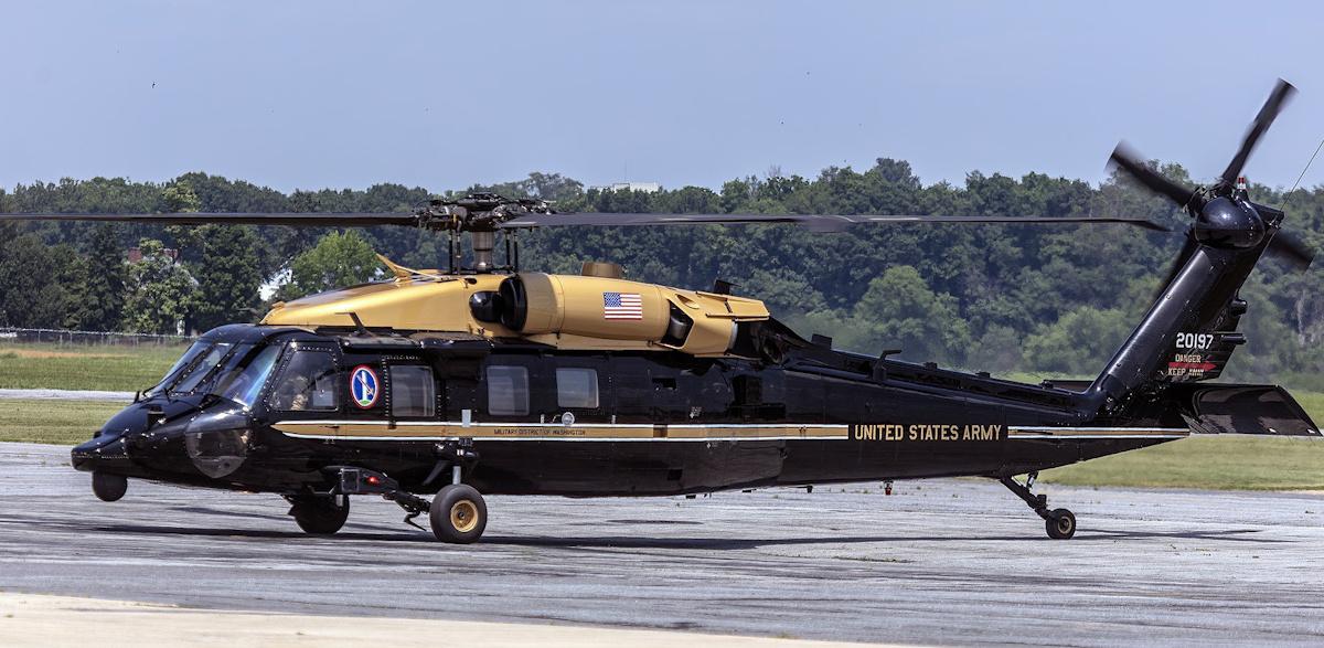 Гелікоптер був спеціально пофарбований так, щоб натякати, що він возить"золоті вершки" Вашингтона / фото wikipedia.org 