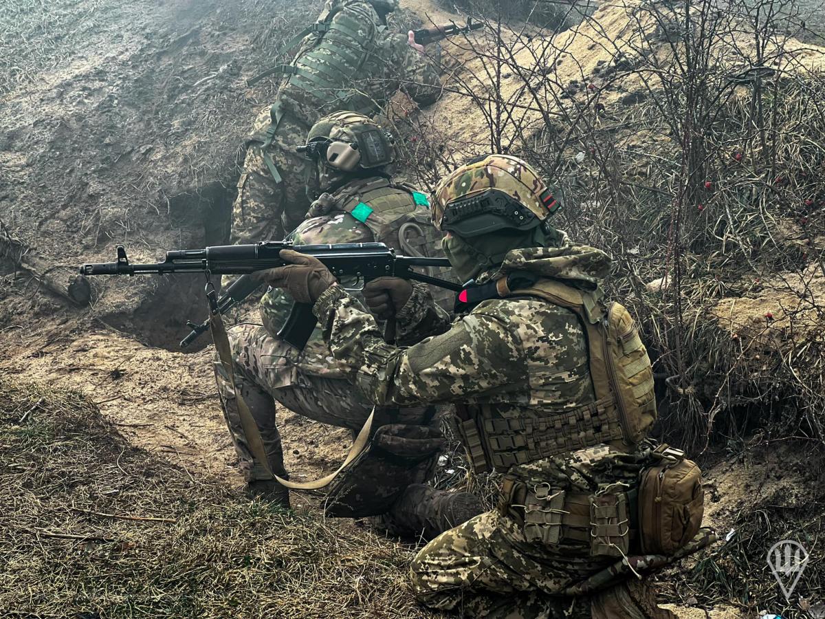 Продолжаются тяжелые бои с захватчиками / фото 199 учебный центр ДШВ ВСУ Продолжаются тяжелые бои с захватчиками / фото 199 учебный центр ДШВ ВСУ