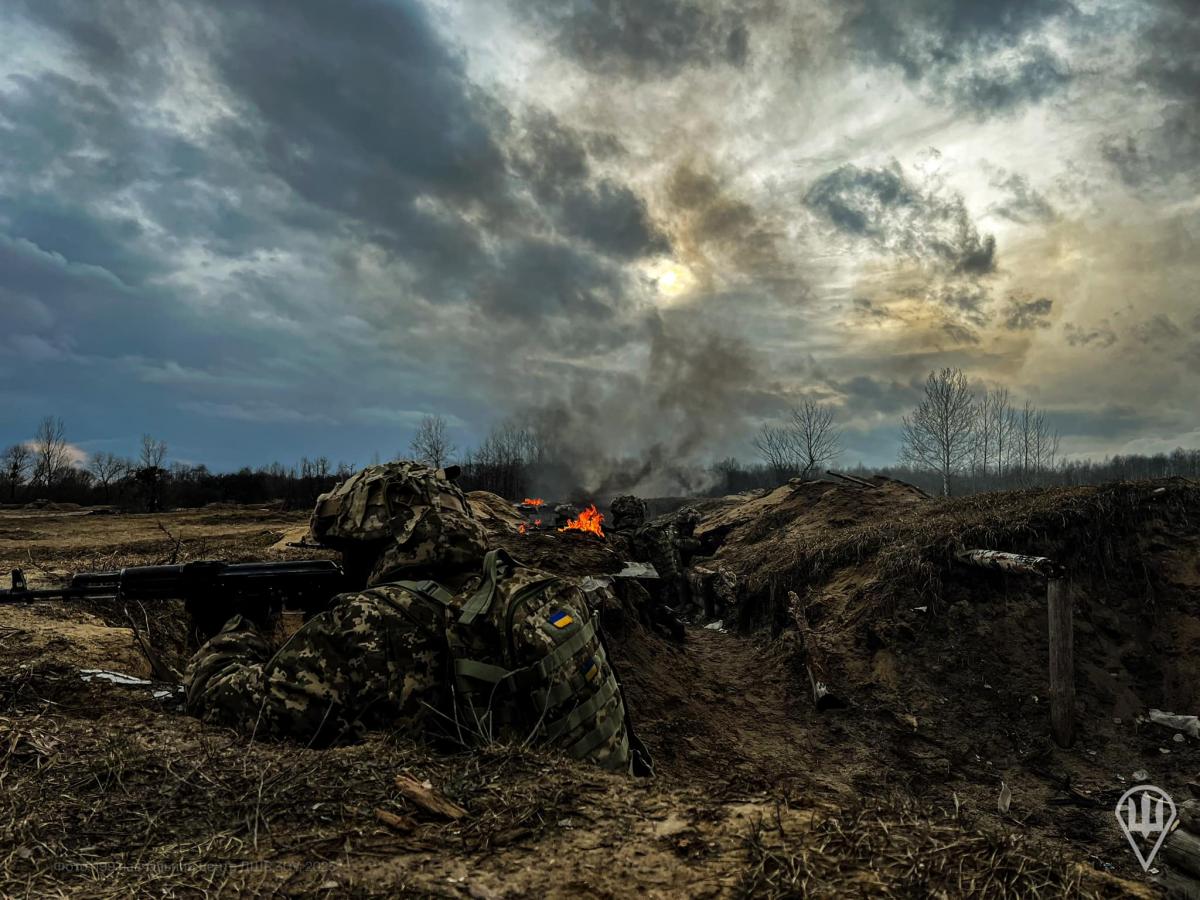 Наші війська воюють і стримують російських окупантів / фото 199 навчальний центр ДШВ ЗСУ Наші війська воюють і стримують російських окупантів / фото 199 навчальний центр ДШВ ЗСУ