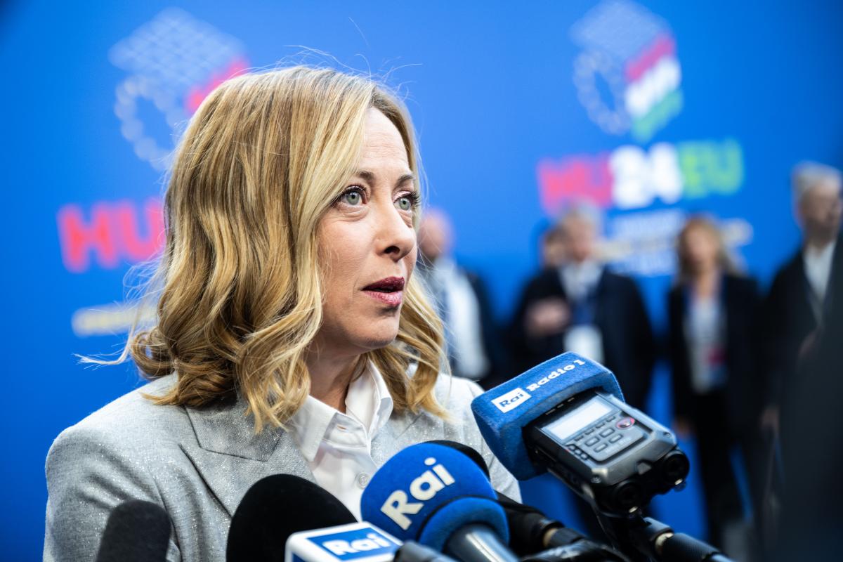 Мелони: Трамп согласился прилететь в Рим и рассмотрит возможность переговоров с ЕС Мелони: Трамп согласился прилететь в Рим и рассмотрит возможность переговоров с ЕС