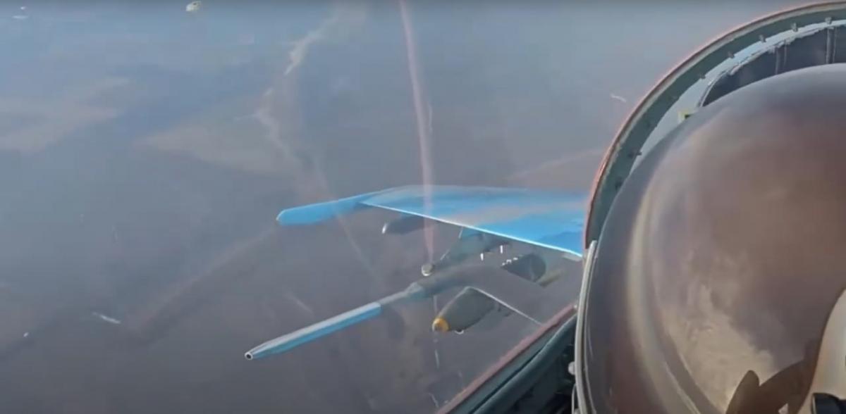 Украинские Су-27 получили новые авиабомбы / скриншот Украинские Су-27 получили новые авиабомбы / скриншот