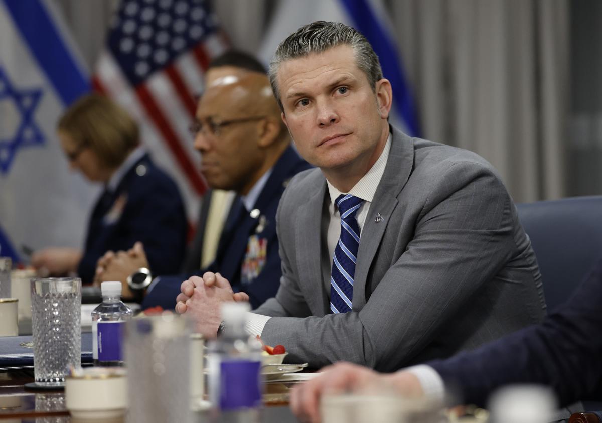 Глава Пентагону про удари по Ірану: армія США отримала повну свободу дій Глава Пентагону про удари по Ірану: армія США отримала повну свободу дій