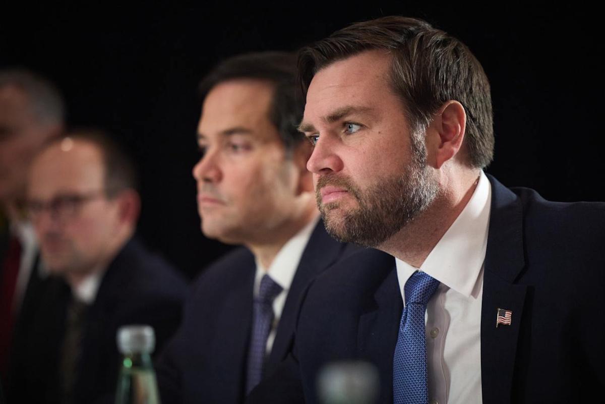 Трамп обирає собі наступника, є дві кандидатури, -  NYT
