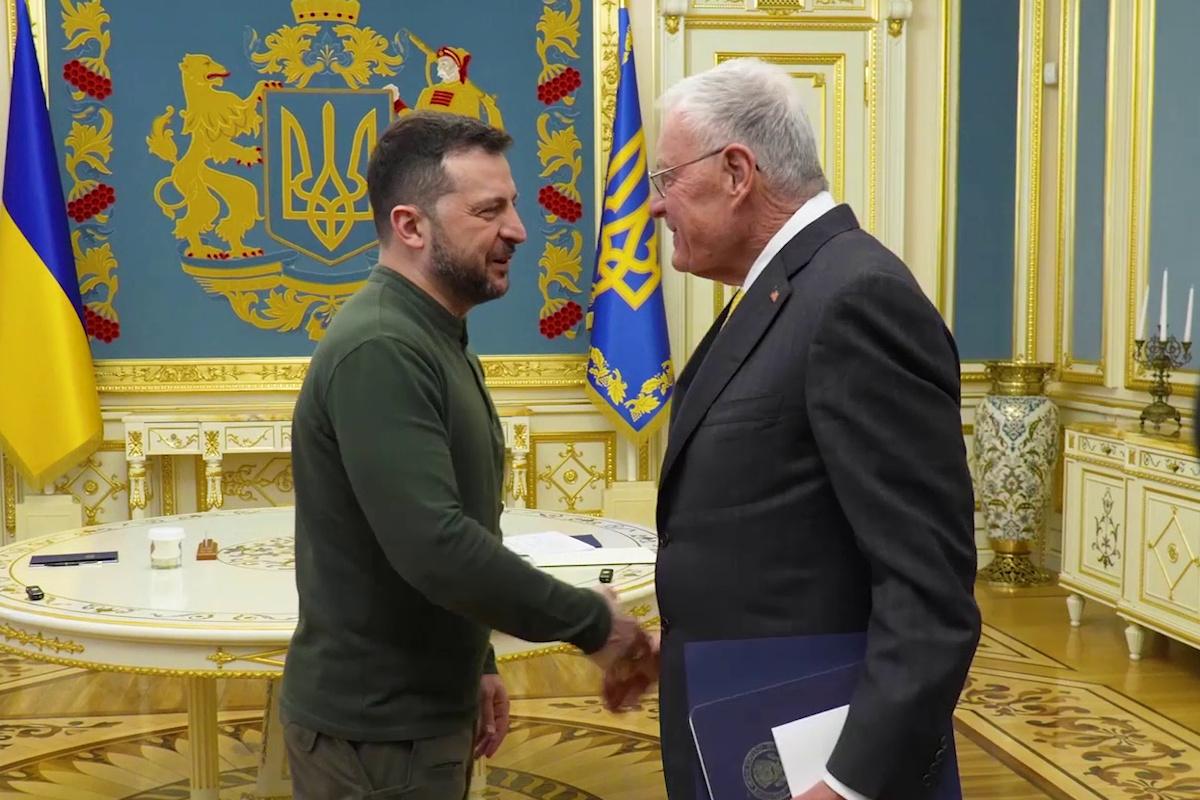 Вчора Зеленський зустрічався зі спецпредставником Трампа / кадр з відео Вчора Зеленський зустрічався зі спецпредставником Трампа / кадр з відео