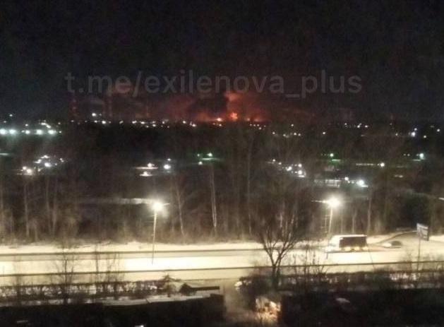 Українські дрони вже втретє вдарили по одному з найбільших НПЗ Росії (фото, відео) Українські дрони вже втретє вдарили по одному з найбільших НПЗ Росії (фото, відео)